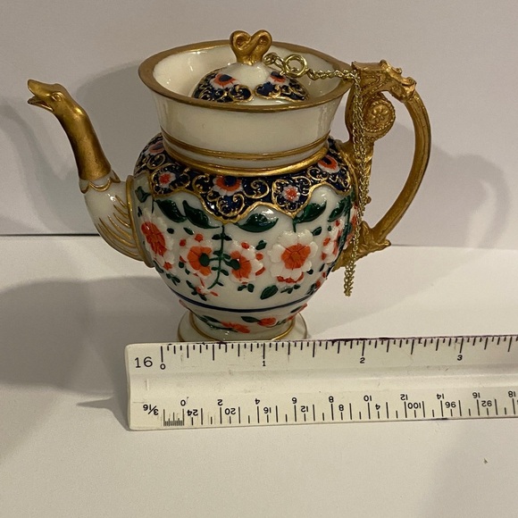 Nini miniature hand painted tea pot - Picture 1 of 5